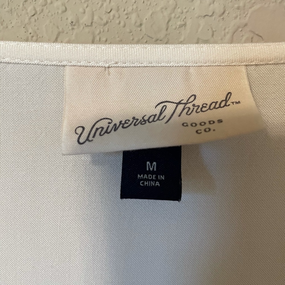 Universal Thread Cream Ruffle Detail Button Front - Picture 4 of 6